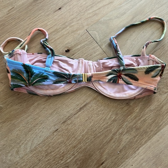 FARM Rio Bikini Set! 👙 🌴 - Picture 5 of 7